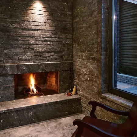 Hyades Mountain Chalet *