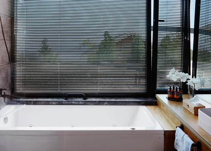 Chalet Hyades Mountain