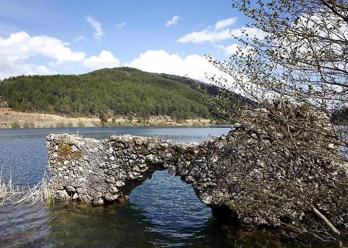 Alpehytte Hyades Mountain *